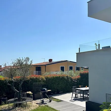 Mona-haus Mit Privatpool In Novigrad Mit Meerblick, Privatem Parkplatz Und Wallbox Holiday home
