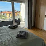 Mona-haus Mit Privatpool In Novigrad Mit Meerblick, Privatem Parkplatz Und Wallbox 度假居