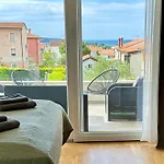 Mona-haus Mit Privatpool In Novigrad Mit Meerblick, Privatem Parkplatz Und Wallbox *