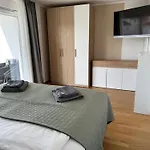 Mona-haus Mit Privatpool In Novigrad Mit Meerblick, Privatem Parkplatz Und Wallbox Novigrad Istria