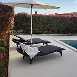 Mona-haus Mit Privatpool In Novigrad Mit Meerblick, Privatem Parkplatz Und Wallbox * Novigrad Istria