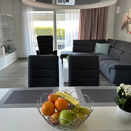 Mona-haus Mit Privatpool In Novigrad Mit Meerblick, Privatem Parkplatz Und Wallbox Novigrad Istria