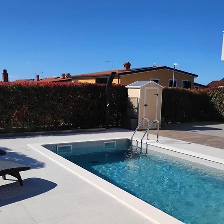 Mona-haus Mit Privatpool In Novigrad Mit Meerblick, Privatem Parkplatz Und Wallbox Hébergement de vacances Novigrad Istria
