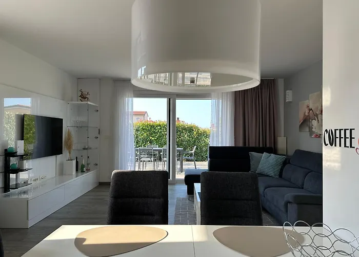 Mona-haus Mit Privatpool In Novigrad Mit Meerblick, Privatem Parkplatz Und Wallbox * Novigrad Istria