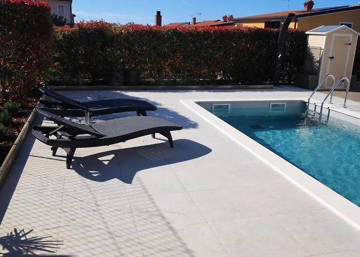 Mona-haus Mit Privatpool In Novigrad Mit Meerblick, Privatem Parkplatz Und Wallbox Casa vacanze