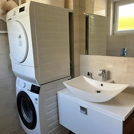 Mona-haus Mit Privatpool In Novigrad Mit Meerblick, Privatem Parkplatz Und Wallbox Ferienhaus Novigrad Istria