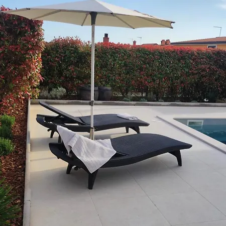 Mona-haus Mit Privatpool In Novigrad Mit Meerblick, Privatem Parkplatz Und Wallbox * Novigrad Istria